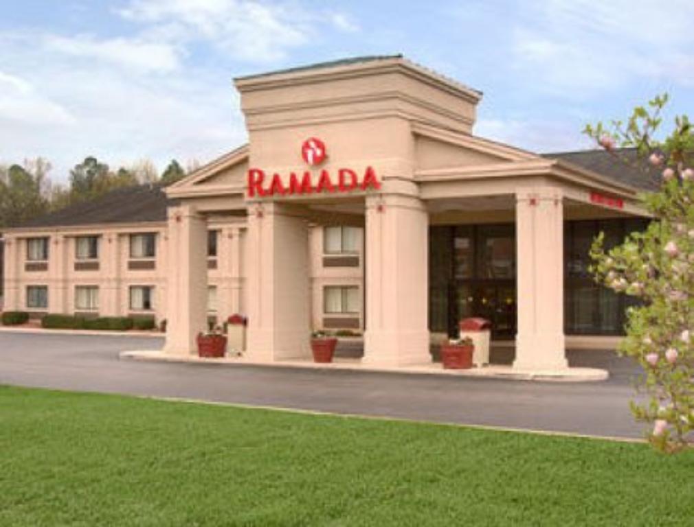 Ramada By Wyndham Tuscaloosa Hotel Eksteriør billede